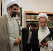 نرم افزار چند رسانه ای «ثارالله» با حضور آیت الله مکارم شیرازی رونمایی شد