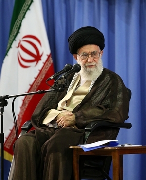 از اساتید مؤمن و اساتید پایبند به ارزشهای دینی قدردانی کنید