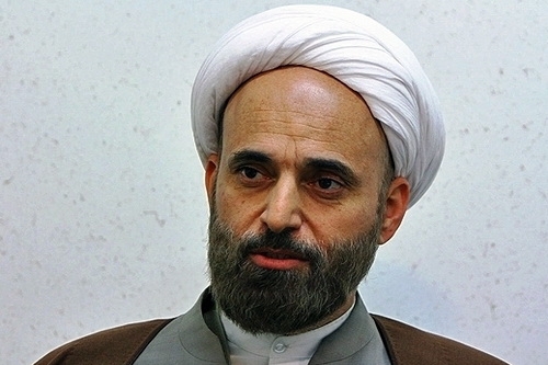 حوزه انقلابی با بصیرت اسلامی جلوی انحرافات می ایستد