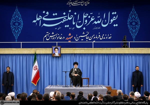 راه پیشرفت، احیای روحیه‌ی انقلابی و مجاهدت است.