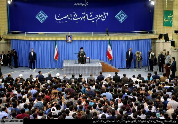 دانشجویان از نظام اسلامی صریح و بدون تقیه دفاع کنند