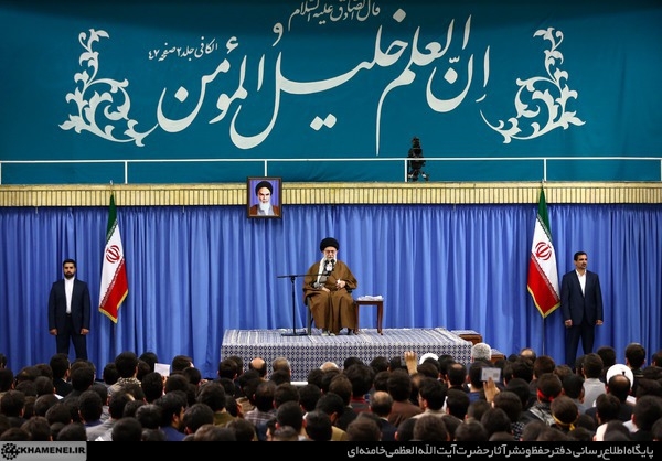 کشوری پیشرفته، قدرتمند، و برافرازنده‌ی پرچم تمدن نوین اسلامی در پرتو ایجاد نسلی جوان و پرتلاش
