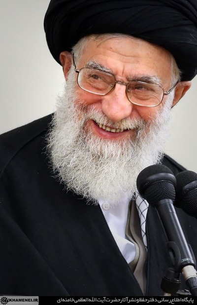 ثبات قدم در مسیر دین و انقلاب، عامل انجام کارهای بزرگ است