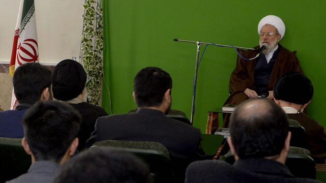 وحدت کلمه و حاکمیت ارزش های اسلام دو رکن مهم در تداوم انقلاب اسلامی است