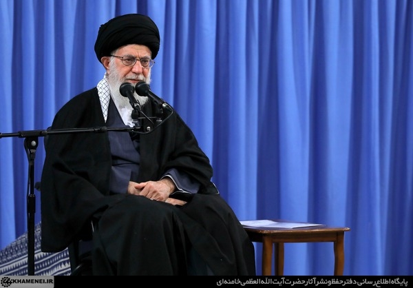 اشرافی‌گری و بی‌توجهی به مستضعفان ارتجاع و حرکات ضدانقلابی است
