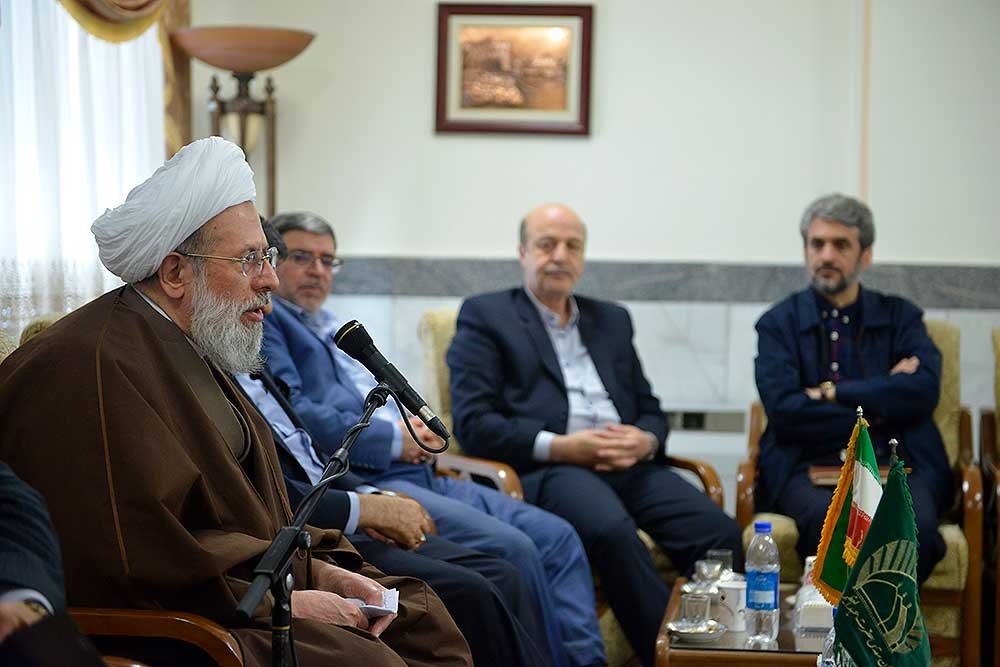دیدار اعضای شورای اداری و مدیران ارشد شهرستان ری با آیت الله محمدی ری شهری