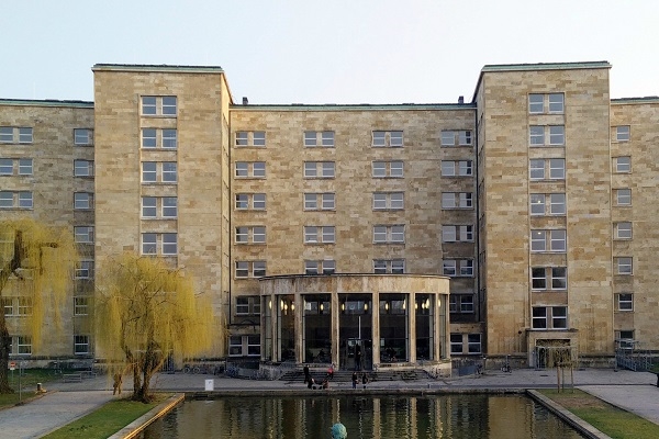 جامعة 