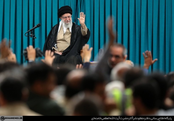 کارگر از ستون‌های اصلی قوام جامعه و سرمایه اصلی برای تحقق شعار سال است