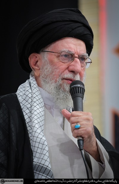 ملت ایران دین و دانش خود را رها نخواهد کرد